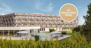 Bazén v ubytování Falkensteiner Hotel Bad Leonfelden Superior nebo v jeho okolí