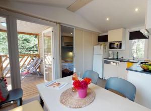 Gallery image of Camping Les Hautes Prairies in Lourmarin