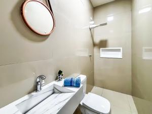 Vila Imper Host Balsas- Apês com Wi-fi I A/C a 3 min. do Mix Mateus的一间浴室