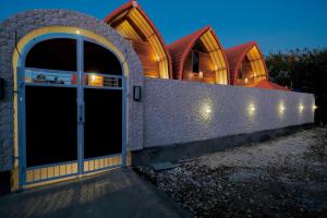 Budova, kde se vila nachází + 12 fotografií