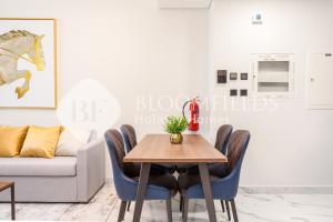 Posezení v ubytování Bloomfields 1Br Supremee Al Maryah Island + 5 fotografií