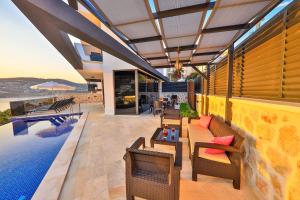 Πισίνα στο ή κοντά στο Ultra Lux Villa