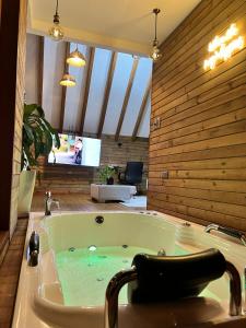 Fotografie z fotogalerie ubytování Cabaña tipo Chalet - Quimera Ecolodge v destinaci Guarne