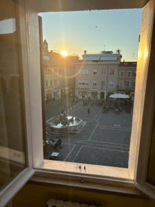 Východ nebo západ slunce při pohledu z bed and breakfast nebo okolí
