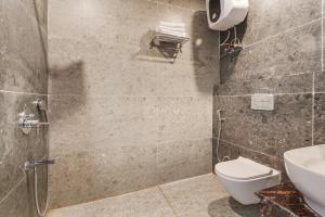 Bilik mandi di Classic Hills Villa +12 gambar