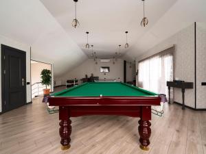 Biliár nebo kulečník v ubytování Twin Villas Gabala