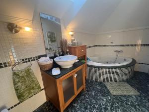 Koupelna v ubytování Preciosa casa en playa el Molino + 64 fotografií