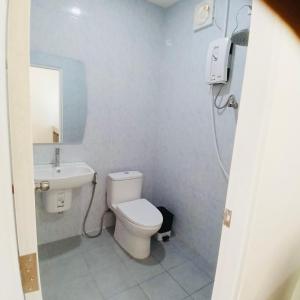 Ένα μπάνιο στο First Light sunset view bungalow