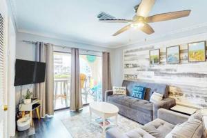 Χώρος καθιστικού στο Locally Owned Condo At Las Palmas