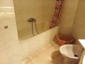 Koupelna v ubytování Apartamentos Valle de Tena - Biescas 3000