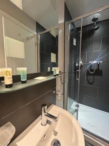 Ένα μπάνιο στο Ratcliffe Room +53 φωτογραφίες