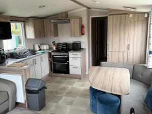 Kuchyň nebo kuchyňský kout v ubytování Cedar Lake Apartment Retreat + 3 fotografie