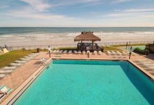 Πισίνα στο ή κοντά στο Ocean View Condo