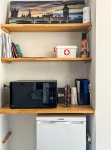 Η κουζίνα ή μικρή κουζίνα στο republica83-Lisbonhome