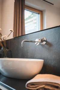 Fotografie z fotogalerie ubytování Lahnerhof Chalets v destinaci Lutago + 37 fotografií