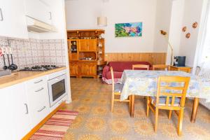 Gambar di galeri bagi La casa di Pippo-Moneglia-Garden-wifi-parking-barbecue di Moneglia