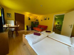 Rúm í herbergi á Ciao Amore St. Anton