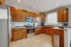 Η κουζίνα ή μικρή κουζίνα στο Bayside Resort- 11490 West Sand Cove