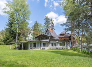 Vrt u objektu Vila POGLED Wellness i spa