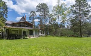 Vrt u objektu Vila POGLED Wellness i spa
