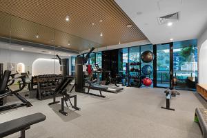 Fitness centrum a/nebo fitness zařízení v ubytování Prospect Box Hill 2BR Apt with City Views L21