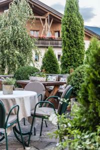 A garden outside Hotel Oberbrunn