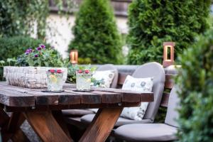A garden outside Hotel Oberbrunn