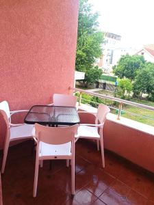 Balkoni atau teres di EKI Smeštaj