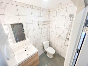 Vonios kambarys apgyvendinimo įstaigoje Hostel K3a