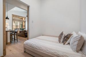 Postel nebo postele na pokoji v ubytování Elk Creek Condos At Grand Park G301