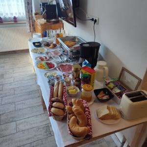 Φαγητό σε αυτή η εξοχική κατοικία ή κάπου εκεί κοντά