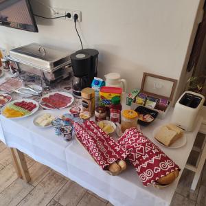 Φαγητό σε αυτή η εξοχική κατοικία ή κάπου εκεί κοντά