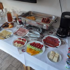 Φαγητό σε αυτή η εξοχική κατοικία ή κάπου εκεί κοντά