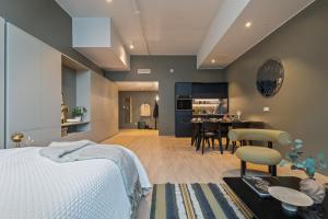 Unity Hammarby Sjöstad - A Studio Hotel客房内的一张或多张床位