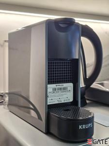Utensilios para hacer té y café en EGATE - Studio - 10th Floor - Balcony with a View - 01-1014
