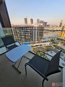 Un balcón o terraza de EGATE - Studio - 10th Floor - Balcony with a View - 01-1014