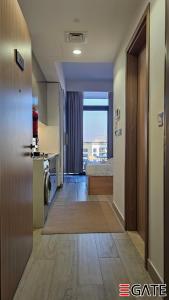 Imagen de la galería de EGATE - Studio - 10th Floor - Balcony with a View - 01-1014, en Dubái