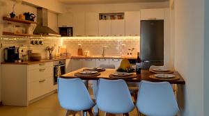 Kuchyň nebo kuchyňský kout v ubytování Lemon Tree Apartment