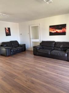 Fotografie z fotogalerie ubytování Bright and spacious two bedroom flat v destinaci Sutton