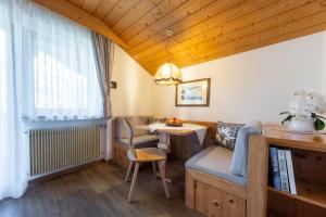 Photo de la galerie de l'établissement Villa Resi Apartments, à Corvara in Badia