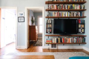 Biblioteket i feriehuset + 38 billeder