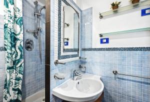 Bilik mandi di Vue Mer Prestige