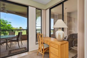 Χώρος καθιστικού στο Big Island Waikoloa Fairways A-208 by Coldwell Banker Island Vacations