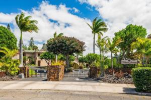 Κήπος έξω από το Big Island Waikoloa Fairways A-208 by Coldwell Banker Island Vacations