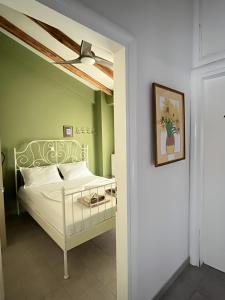 Кровать или кровати в номере Mikael Pool Villa Paliouri