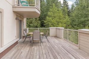 Balkón nebo terasa v ubytování Ski Retreat, Steps to Slopes, Balcony, Fireplace + 17 fotografií