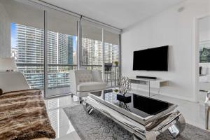 Et tv og/eller underholdning på Large Suites in Hotel W with bay views