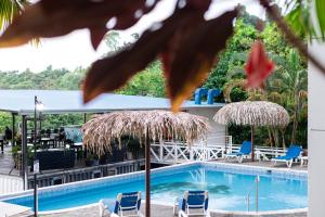 Piscina di El Faro Containers Beach Hotel o nelle vicinanze
