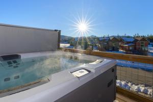 Πισίνα στο ή κοντά στο 58 Elk Ranch with Hot Tub