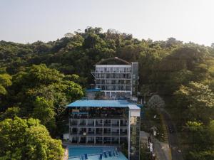 Piscina di El Faro Containers Beach Hotel o nelle vicinanze